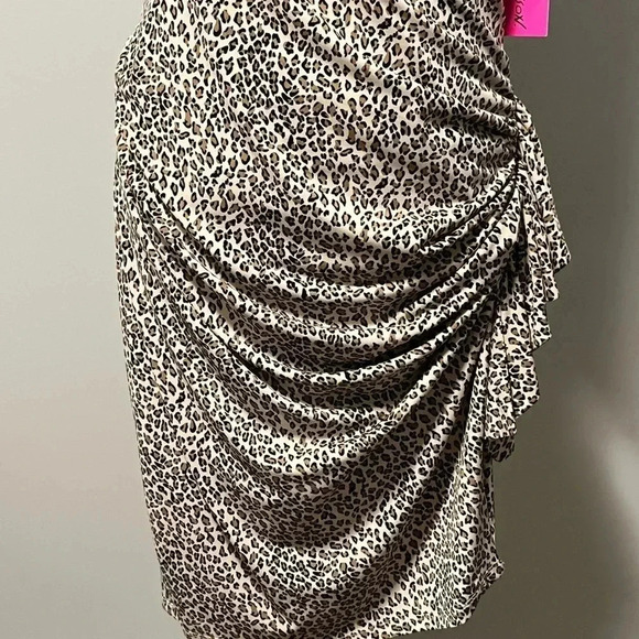 Betsey Johnson Animal Print Ruched Sleeveless Sheath Dress - Picture 5 of 15